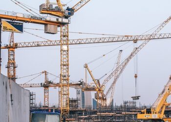 Crane Safety: Best Practices for Minimizing Risk