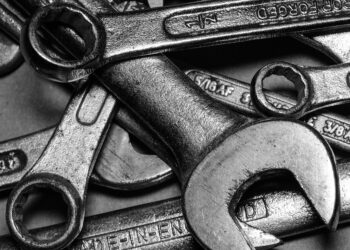 Keep Your Toolbox Safe: Tips for Avoiding Injury and Accidents