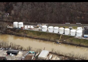 Freedom Industries Tank Dismantling